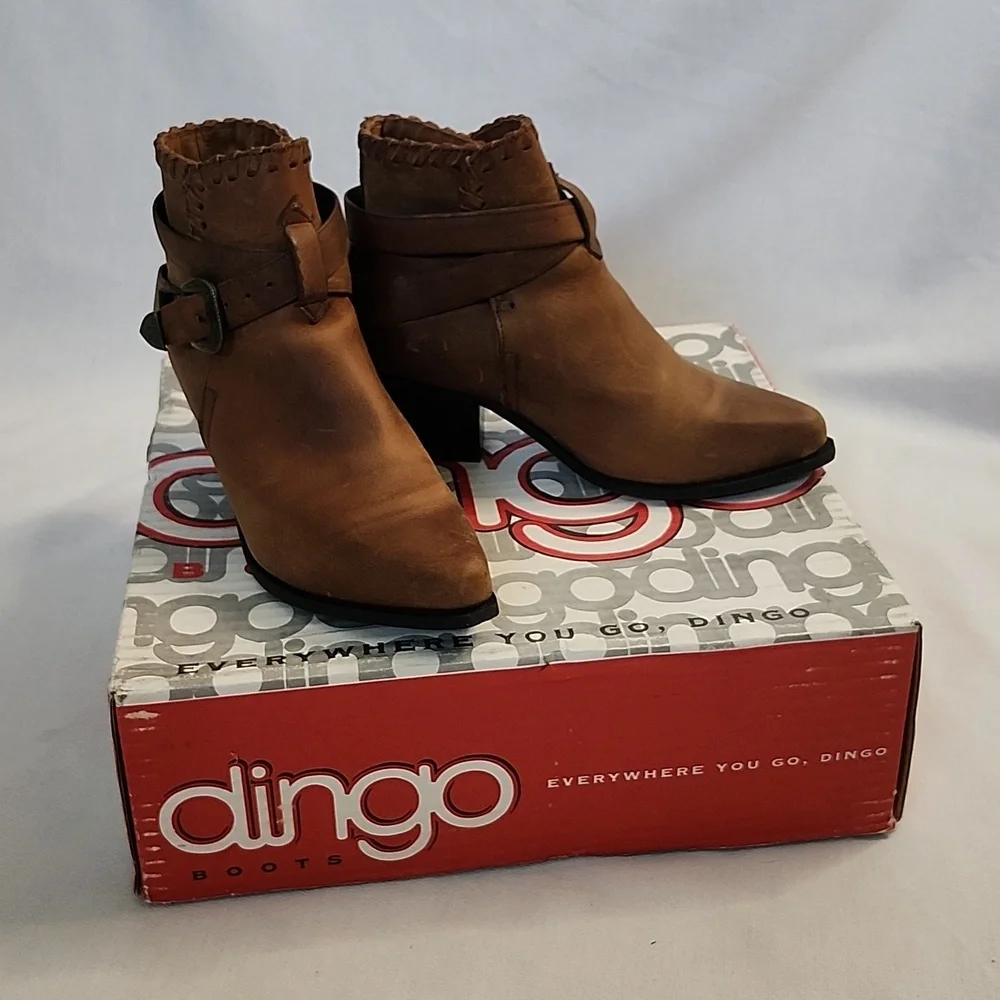 Vintage Tan Distressed Dingo Boots
